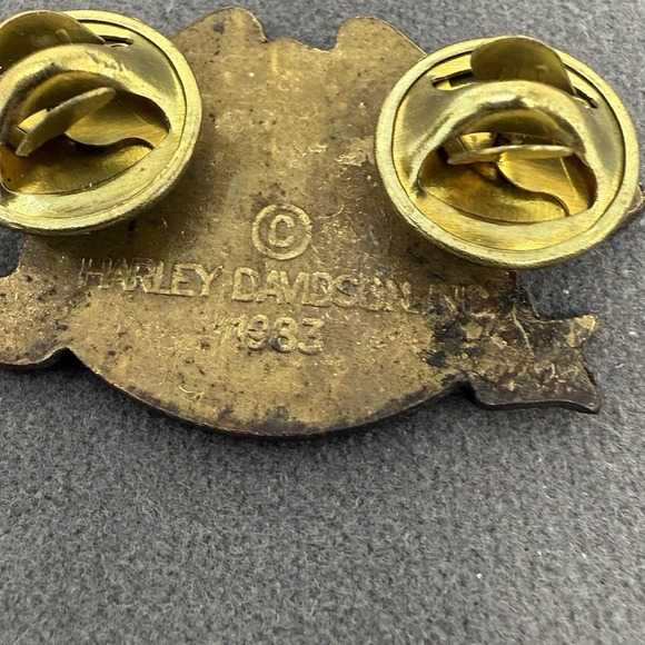 Harley Davidson 1983 Vintage Pin Badge Owners Group HOG Limited Rare F/S - Picture 2 of 2